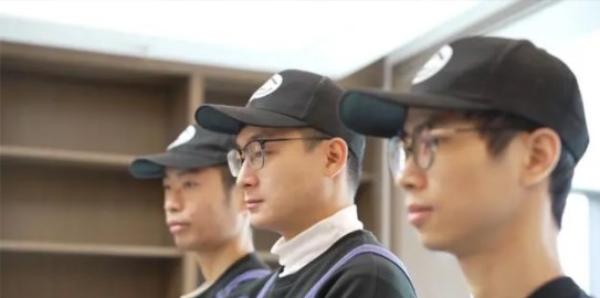 在成都做保洁的年轻人：月入八九千元 上班感觉很治愈